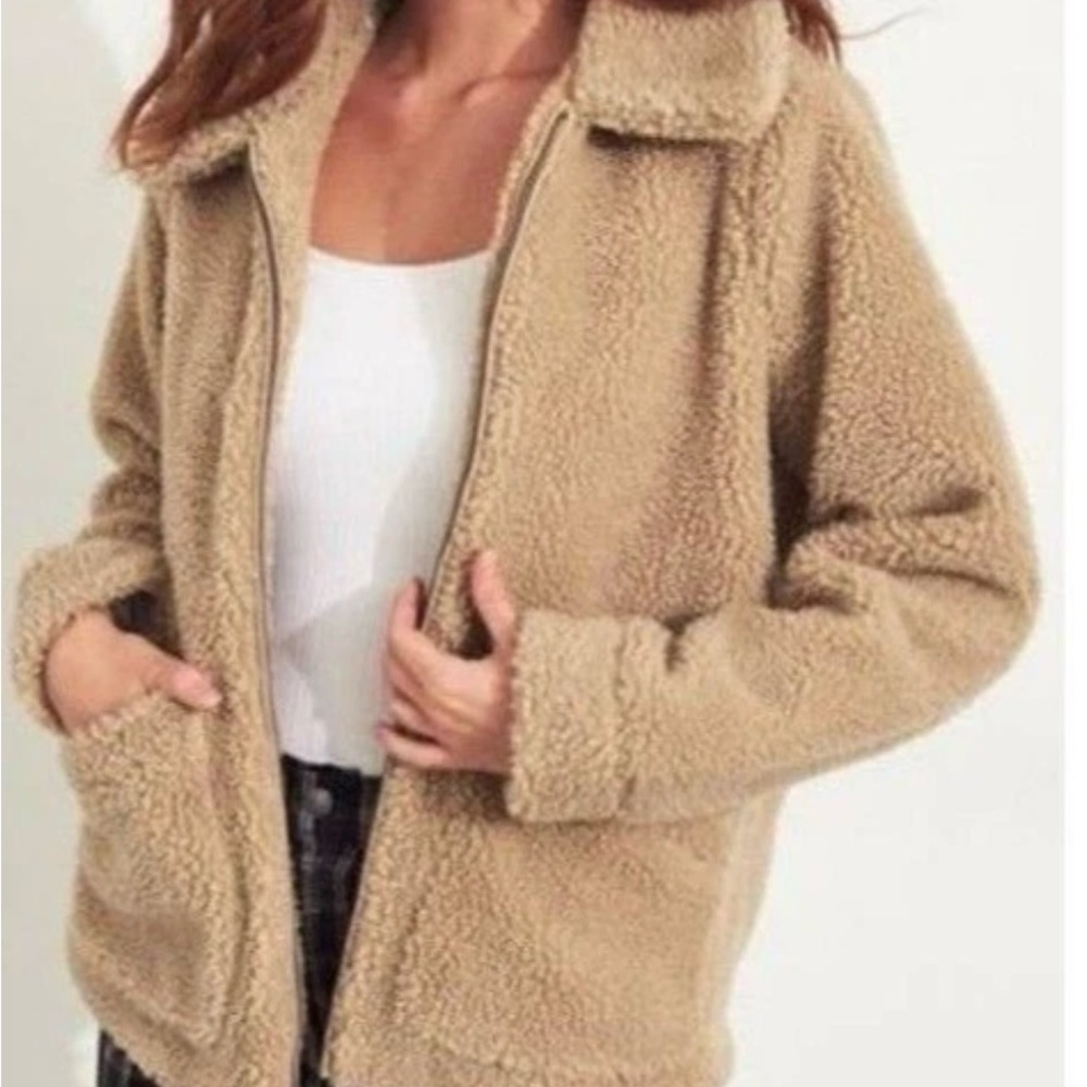 Hollister Tan Sherpa Jacket -Size Small‎